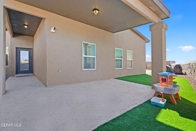 Building Photo - 12401 Norte Chico Pl