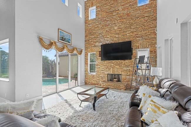 Building Photo - 4102 Artesa Dr