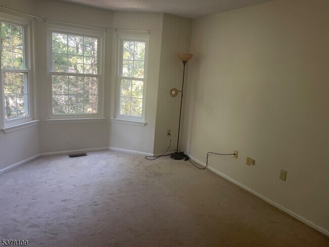 Building Photo - 17 Cameo Ct