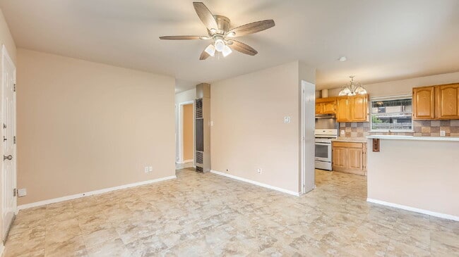 Building Photo - 218 E Villaret Blvd