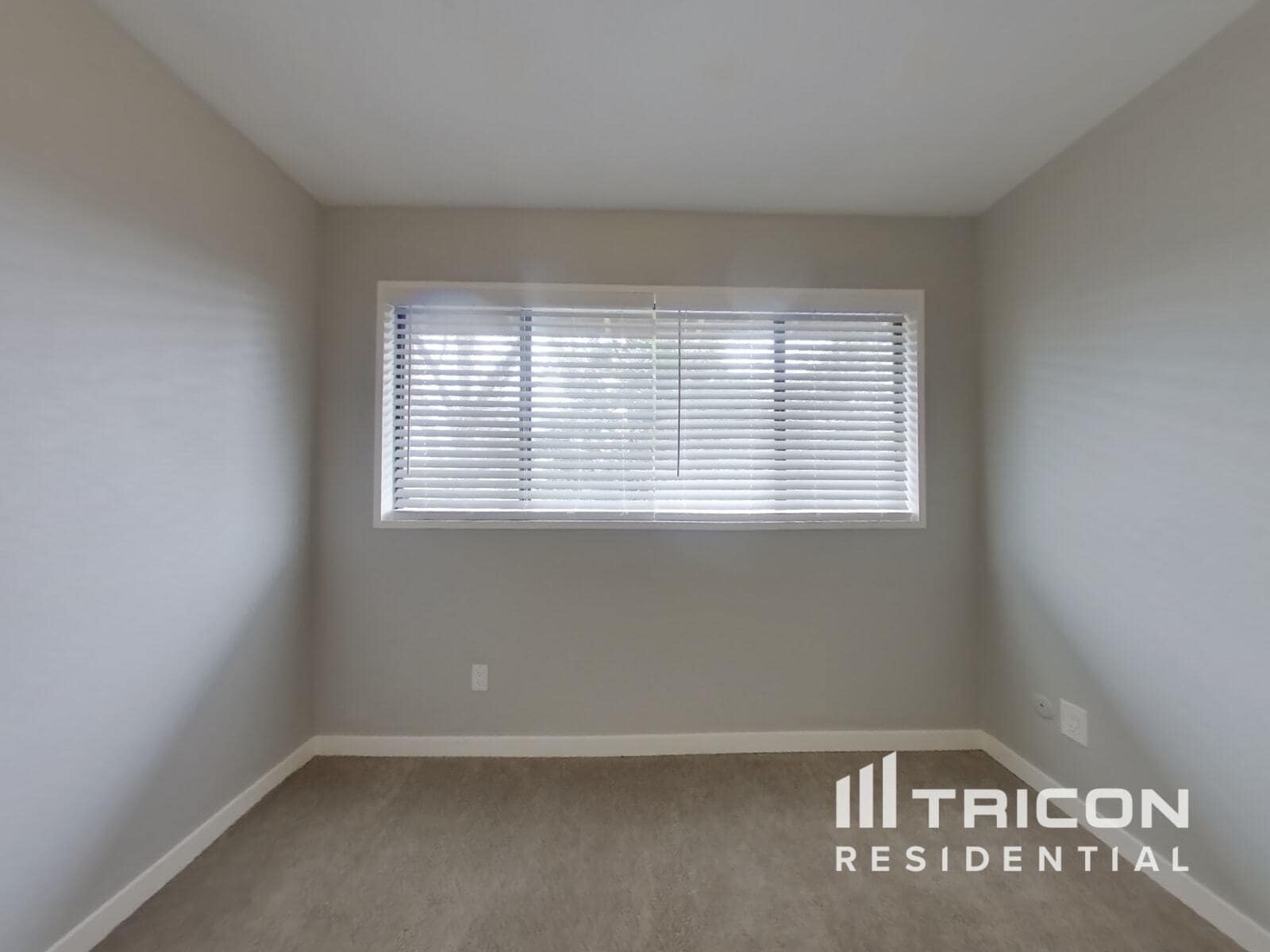 Building Photo - 1209 Almondwood Dr