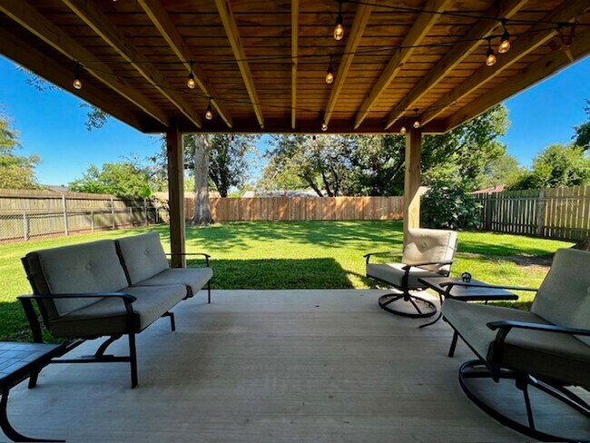 Building Photo - 3-Bed, 2-Bath Home Near Air Force Base!