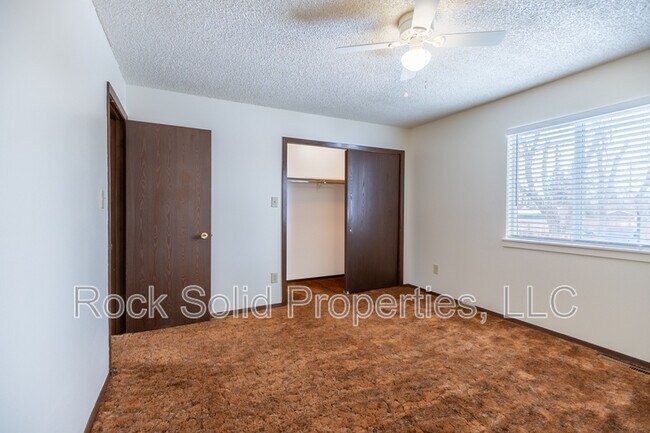 Building Photo - 1205 Crook Ave