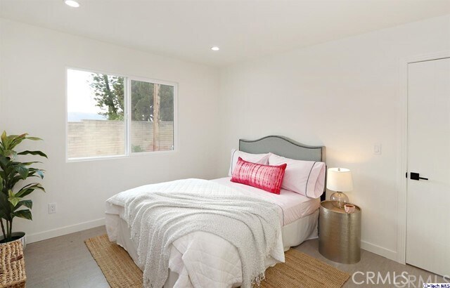Building Photo - 4765 Round Top Dr