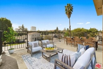 Building Photo - 15207 Morrison St