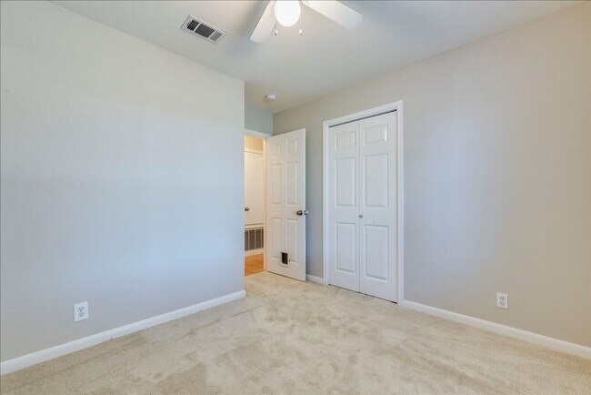 Building Photo - 913 Jasmine Trail