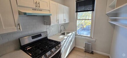 Building Photo - 1 bedroom in ASTORIA NY 11105