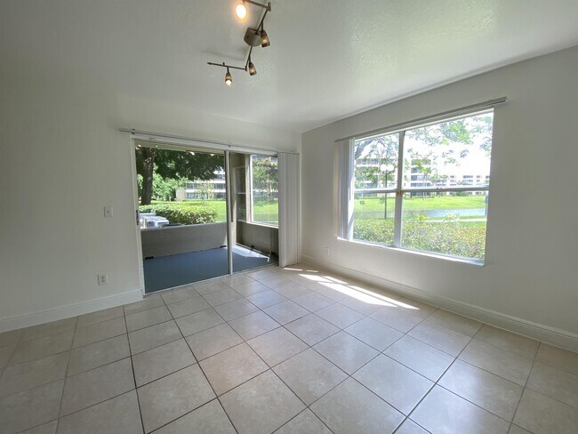Building Photo - 1725 Palm Cove Blvd