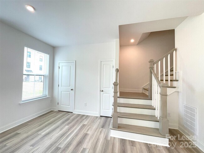 Building Photo - 5005 Layman Dr