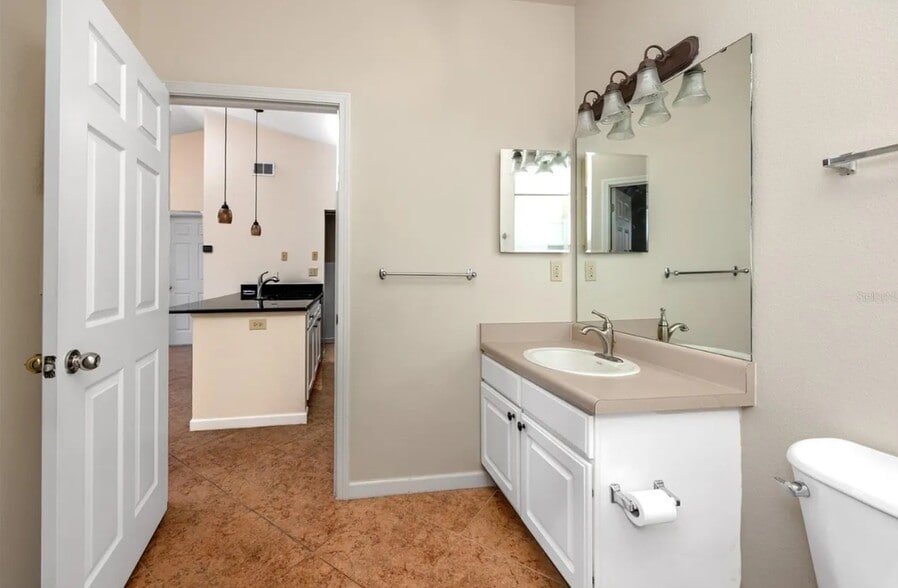 Building Photo - 10764 70th Ave