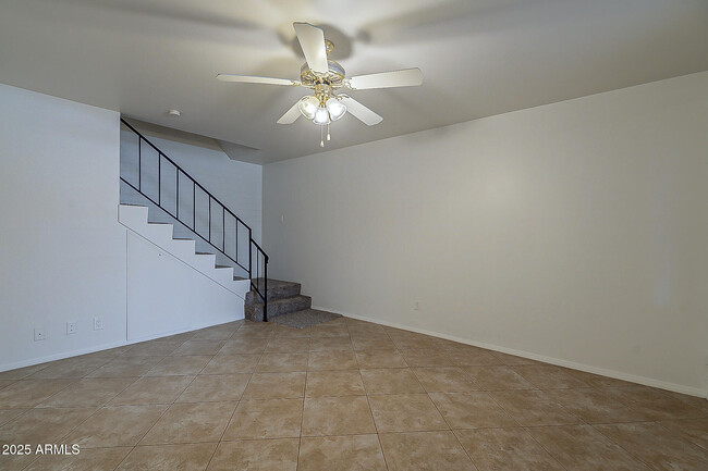 Building Photo - 1023 N 84th Pl