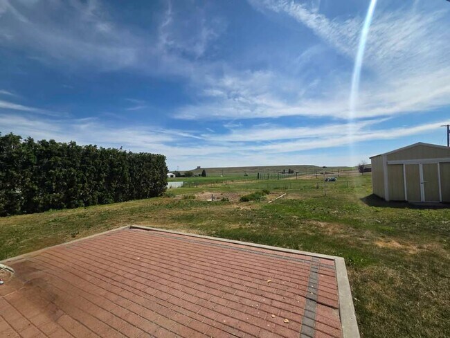 Building Photo - Quiet Rental in Waterville with Garden!