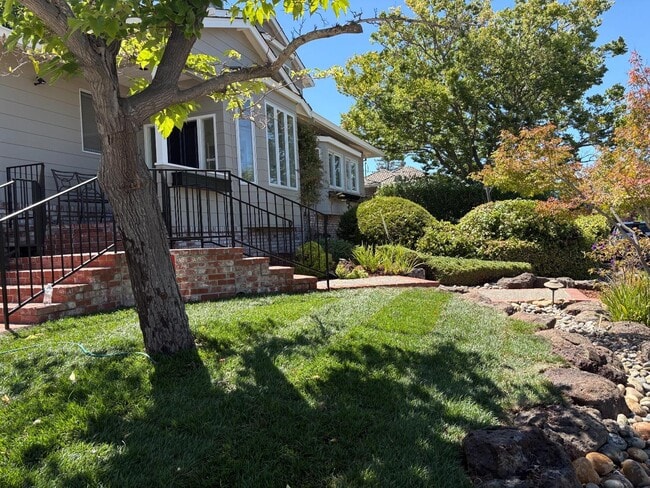 Building Photo - 1251 Bellair Way