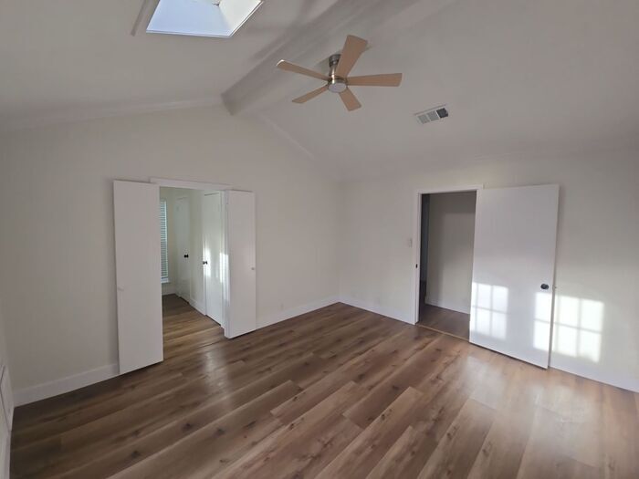 Building Photo - 2102 Gray Falls Dr