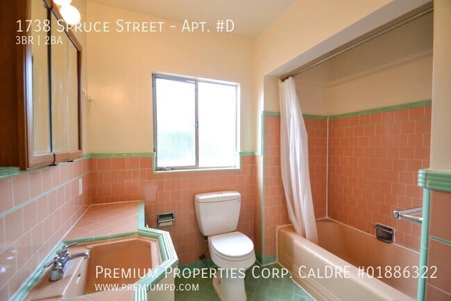 Building Photo - 1738 Spruce St