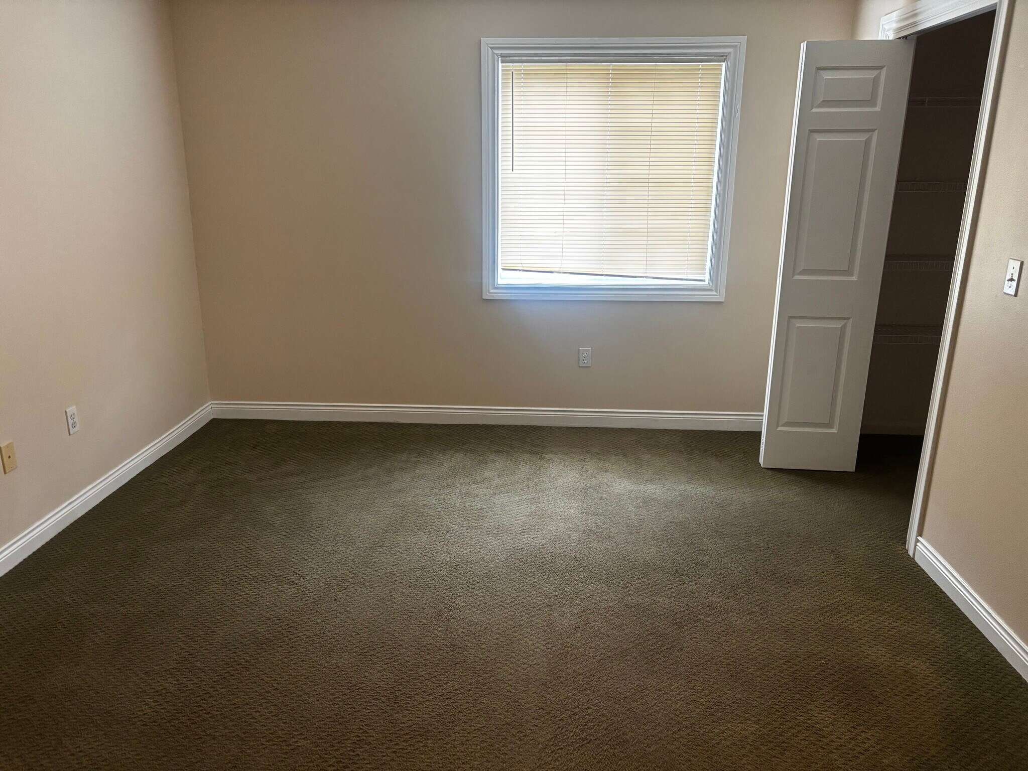 Bed room 2 - 542 Pewaukee Rd