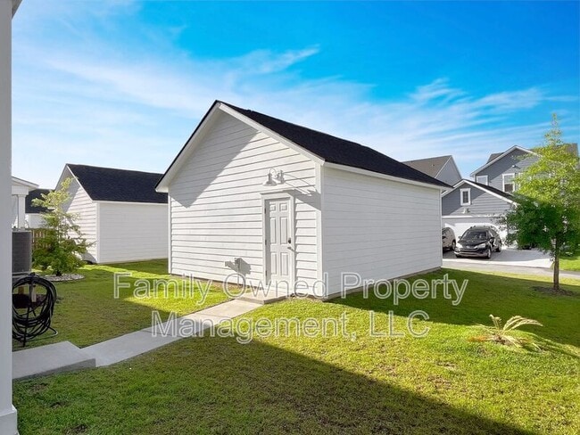 Building Photo - 420 W Respite Ln