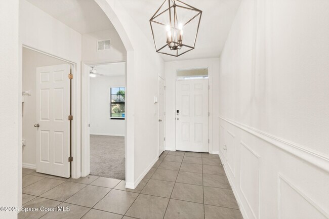 Building Photo - 1854 Capital Dr