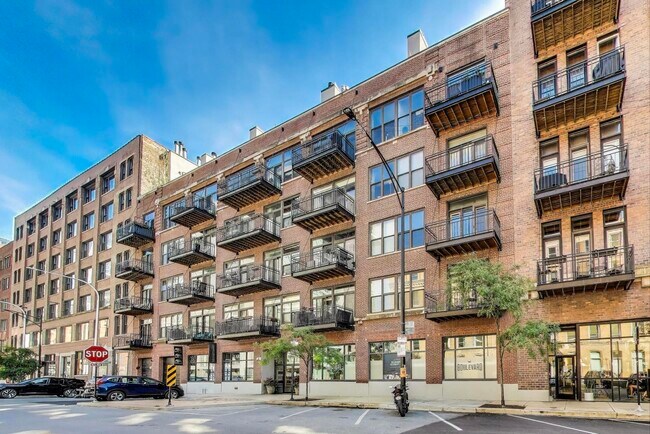 Primary Photo - 375 W Erie St