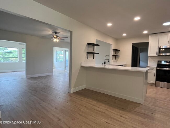 Building Photo - 1171 Riviera Dr NE