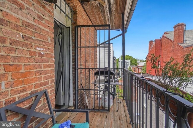 Building Photo - 1543 6th St NW