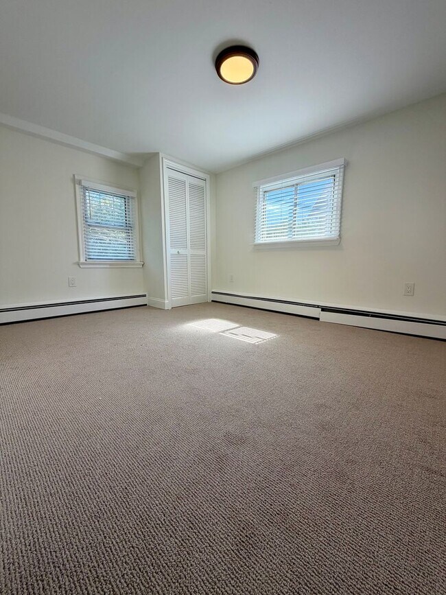 Building Photo - 1014 Trewellyn Ave