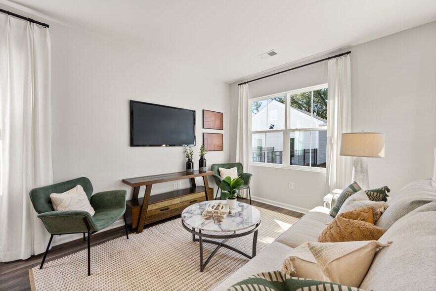 Building Photo - 7 Whispering Oaks Cir