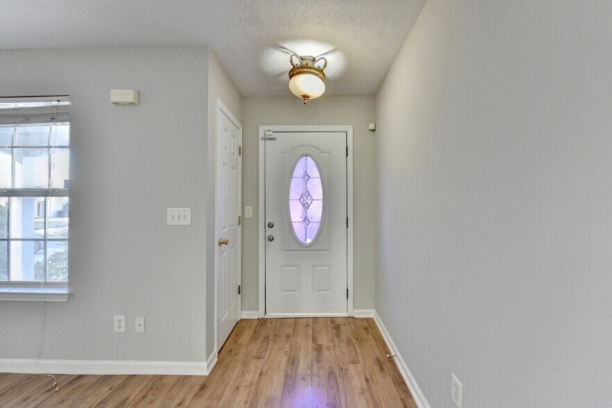 Building Photo - 240 Springbottom Ct