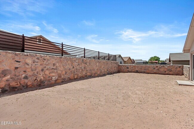 Building Photo - 4800 Kiko A Fierro Dr