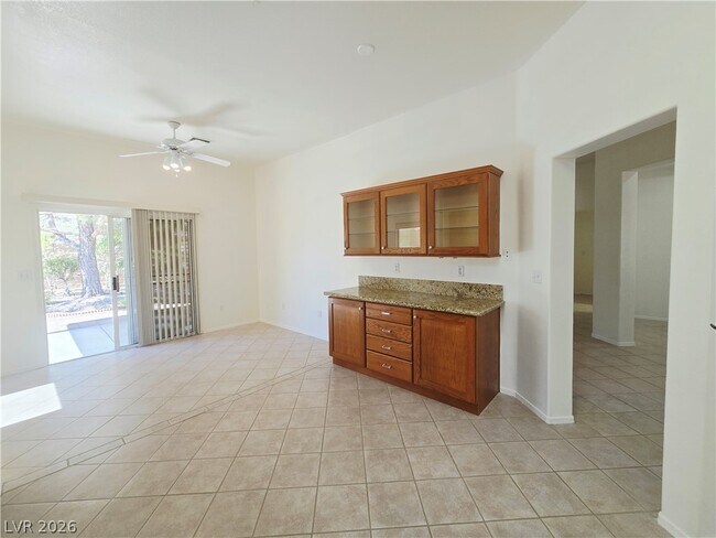 Building Photo - 10309 Longwood Dr