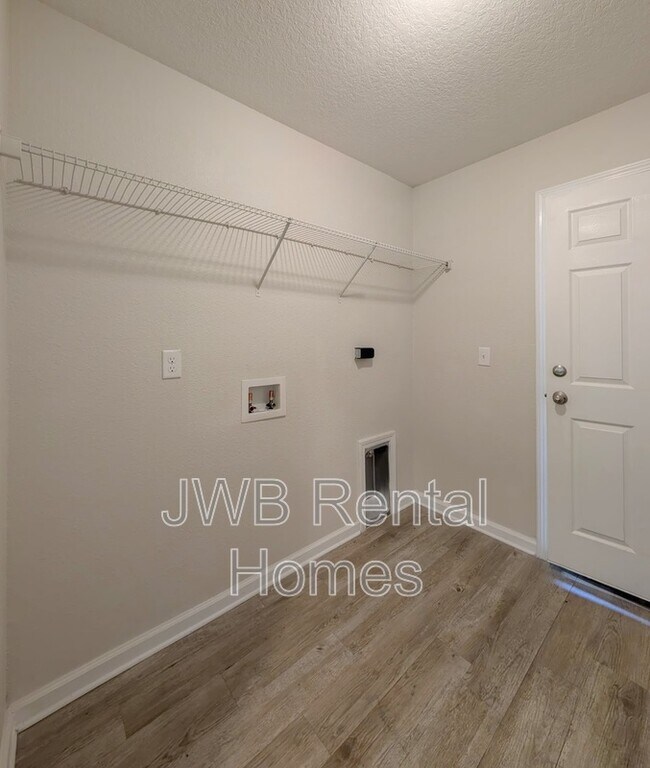 Building Photo - 6437 118th St