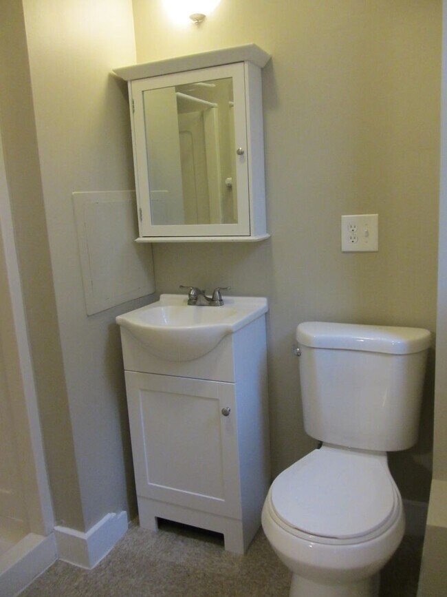 Building Photo - 32 Alfred St