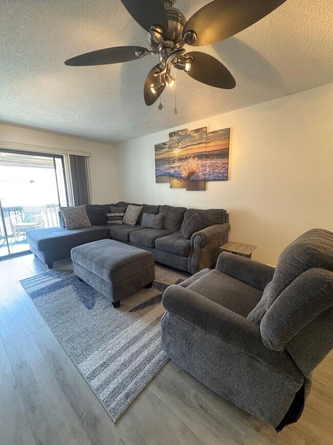 Building Photo - Annual turnkey furnished 2-Bedroom, 2-Bath...