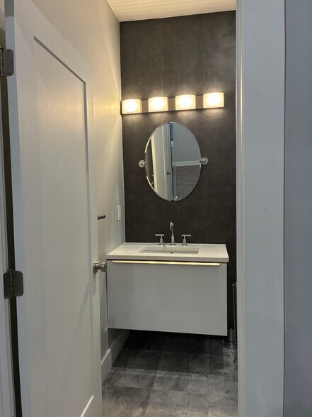 Bathroom #2 - 100 Oak St