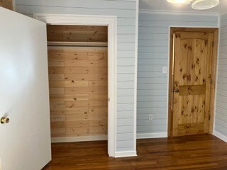 Building Photo - 202 N Spring St