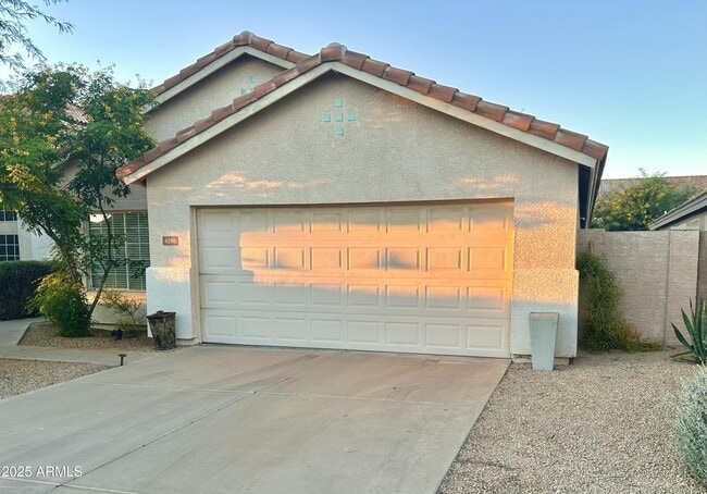 Building Photo - 4256 E Chaparosa Way