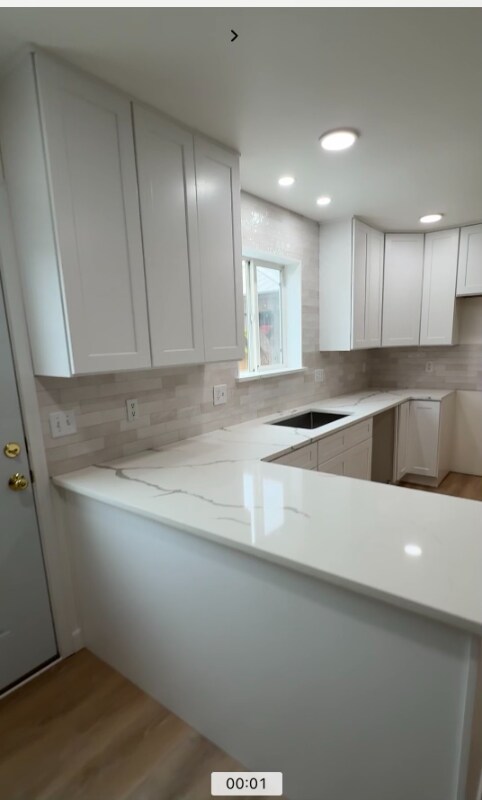 Building Photo - 305 E Inglewood Dr