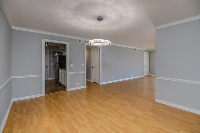 Building Photo - Sanbyrn Hall 3-Bedroom Gem – Full Amenitie...