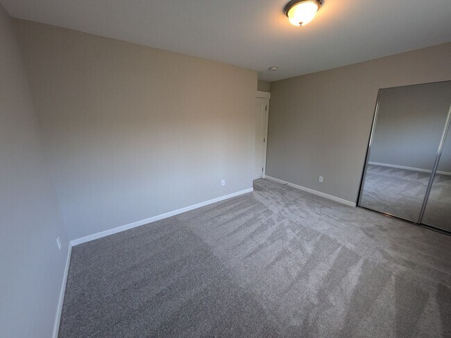 Building Photo - 404 Wallace St