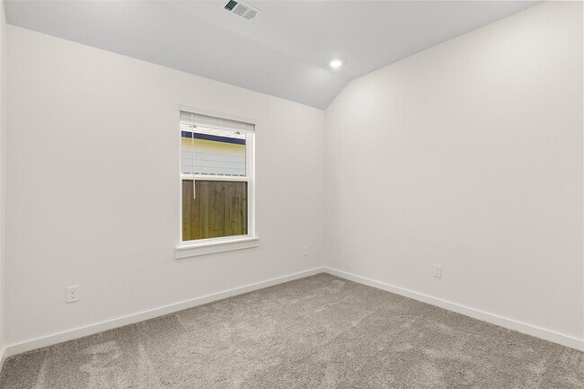 Building Photo - 6643 Escondido Dr