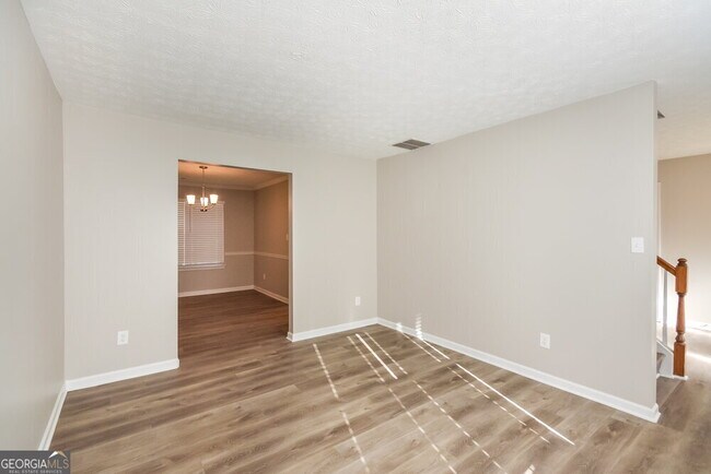 Building Photo - 5621 Winchester Pl