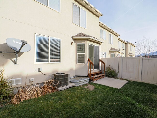 Building Photo - West Jordan Townhome