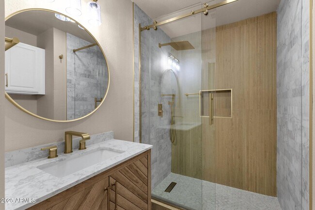 Building Photo - 4913 E Acoma Dr