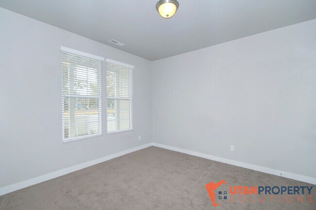 Building Photo - 5348 W South Jordan Pky
