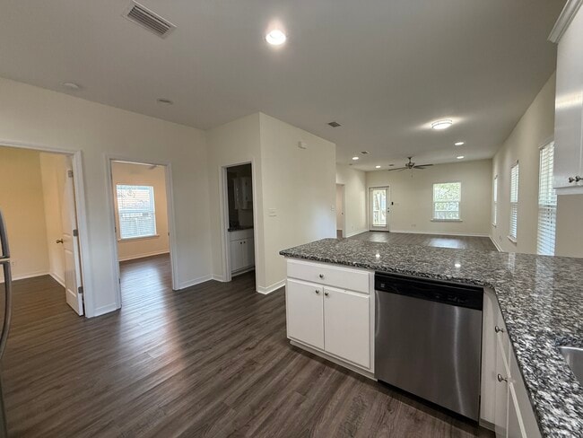 Building Photo - 37 Bayou Rd