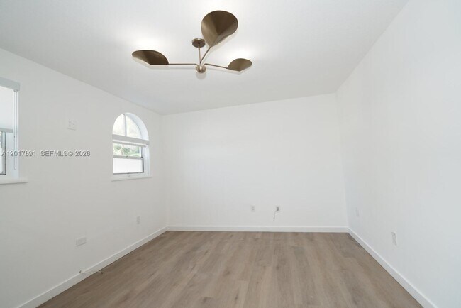 Building Photo - 3052 SW 27th Ave