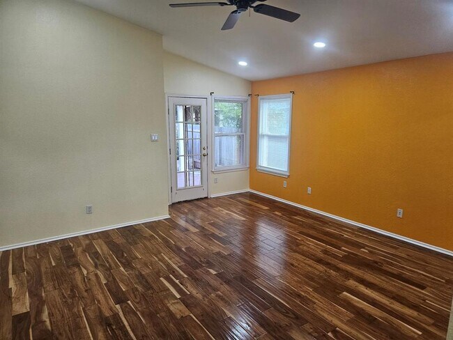 Building Photo - 16916 Brayton Park Dr