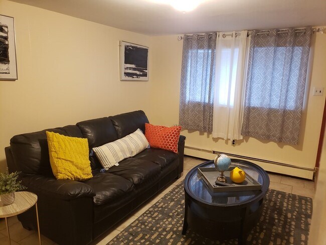 Building Photo - 11A Sachem St