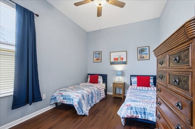 Building Photo - 722 Brighton Dr