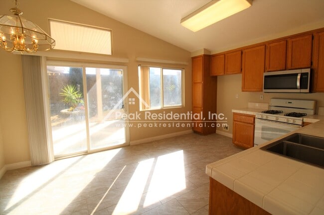 Building Photo - Updated 4bd/2ba Elk Grove Home with 2 Car Garage